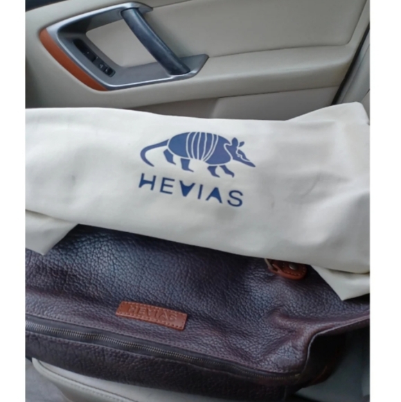 Hevias heritage duffel bag new never used - Picture 4 of 5
